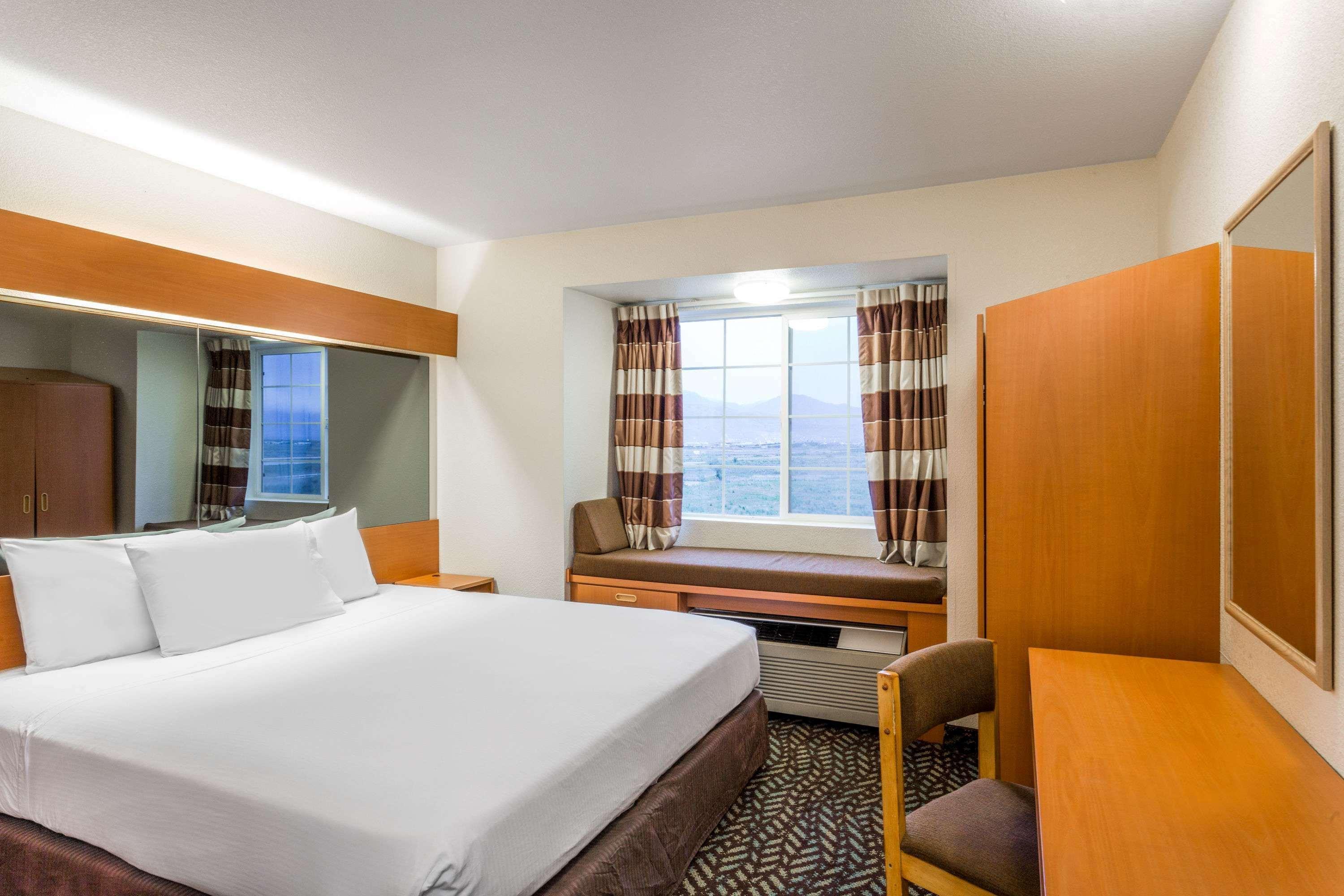 Microtel Inn & Suites By Wyndham Salt Lake City Airport Bagian luar foto